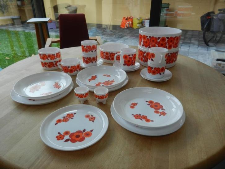 Arcopal Lotus - delen van ontbijt en eetservies, Antiek en Kunst, Antiek | Servies los, Ophalen