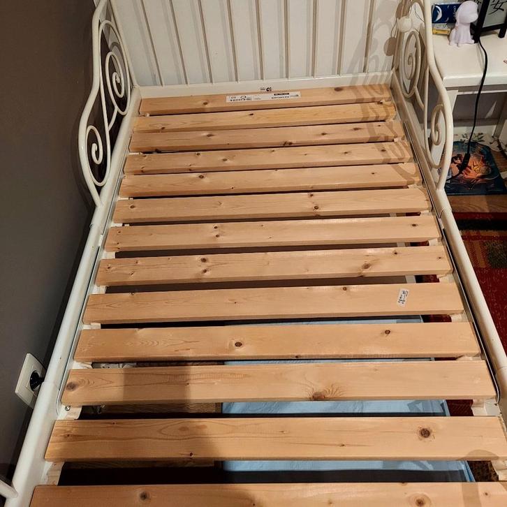 Lit extensible Ikea Minnen, Enfants & Bébés, Chambre d'enfant | Lits, Comme neuf, Sommier à lattes, Enlèvement