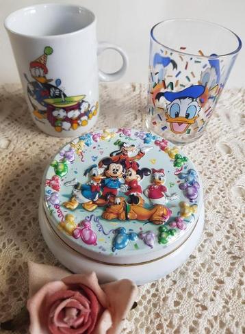 Donald Duck /Disney, glas, beker en blikje