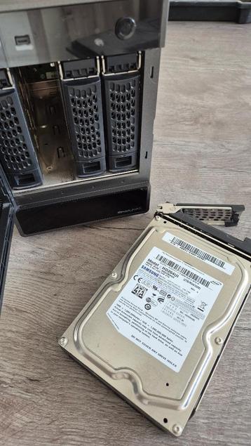 Netgear ReadyNAS Ultra 4 NAS + 4 x 2TB Samsung HDDs beschikbaar voor biedingen