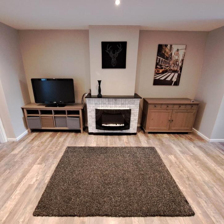 HEMNES TV meubel + tapijt, Huis en Inrichting, Complete inboedels, Ophalen of Verzenden