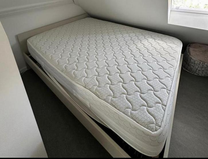 Matras 140x200, Huis en Inrichting, Slaapkamer | Boxsprings, Gebruikt, 140 cm, 200 cm, Tweepersoons, Crème, Ophalen