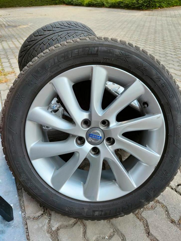 Originele Volvo velgen R17 225/50 met Winterbanden Michelin, Auto-onderdelen, Banden en Velgen, Velg(en), Winterbanden, Ophalen