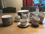 Koffieservies met gouden randje. Mooi voor met de feestdagen, Ophalen, Zo goed als nieuw, Effen, Porselein