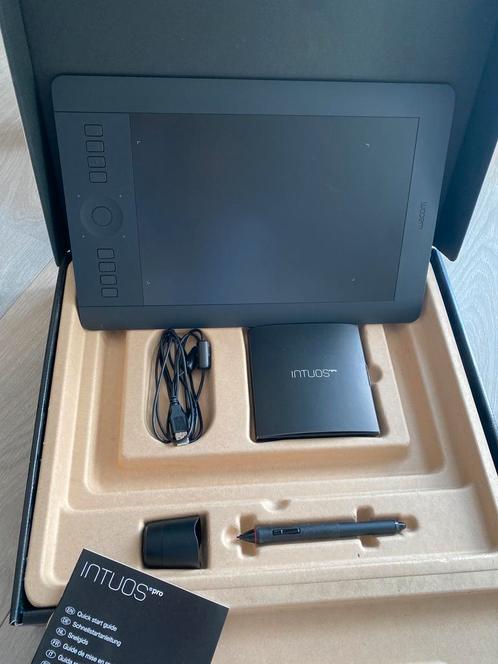 Tablette graphique Wacom Intuos Pro Medium – Parfait état, Computers en Software, Tekentablets, Zo goed als nieuw, Draadloos, Multi-touch