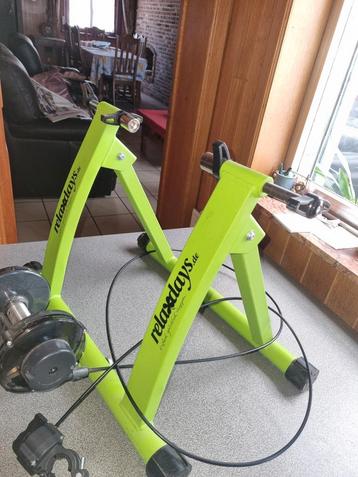 Fietssimulator /koersschoenen beschikbaar voor biedingen