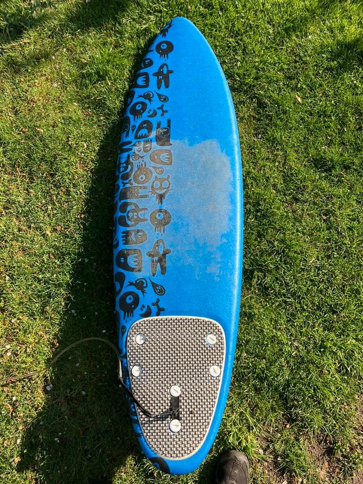 Surfboard Oxylane Decathlon 6'0", Watersport en Boten, Golfsurfen, Zo goed als nieuw, Shortboard, Met vinnen, Met koord, Ophalen