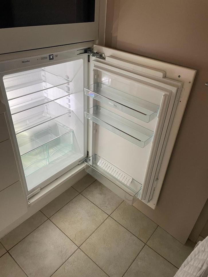 Inbouw koelkast Miele K 32222 i 88 cm, Elektronische apparatuur, Koelkasten en IJskasten, Zo goed als nieuw, Zonder vriesvak, 150 tot 200 liter