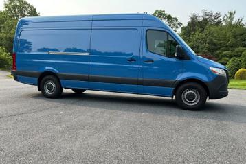 VERHUISWAGEN MET CHAUFFEUR AANGEBODEN  beschikbaar voor biedingen