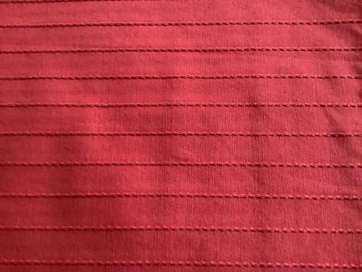 Tafellopers bordeau. Verschillende lengtes. In nieuwe staat., Huis en Inrichting, Tafelkleden, Zo goed als nieuw, Ophalen of Verzenden