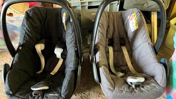 Maxi cosi 2 stuks plus voeten zak  beschikbaar voor biedingen