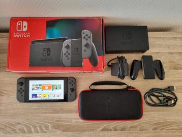 Nintendo Switch V2 in goede staat te koop. beschikbaar voor biedingen