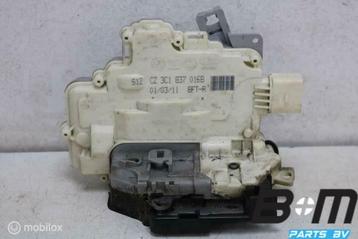 Portierslot rechtsvoor VW Passat B7 3C1837016B beschikbaar voor biedingen