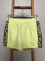 Essential geel/neon groene short met parels. Negen., Kleding | Dames, Nieuw, Short, Essentiel