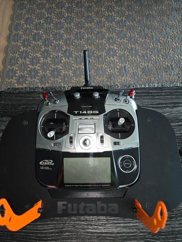 FUTABA T14SG zender, Hobby en Vrije tijd, Ophalen, Zo goed als nieuw