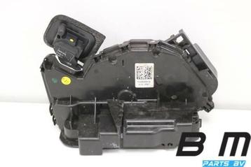 Portierslot rechtsachter VW Passat B8 5G4839016