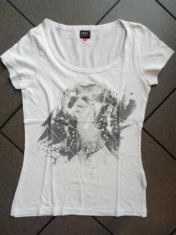T-shirt van Only beschikbaar voor biedingen