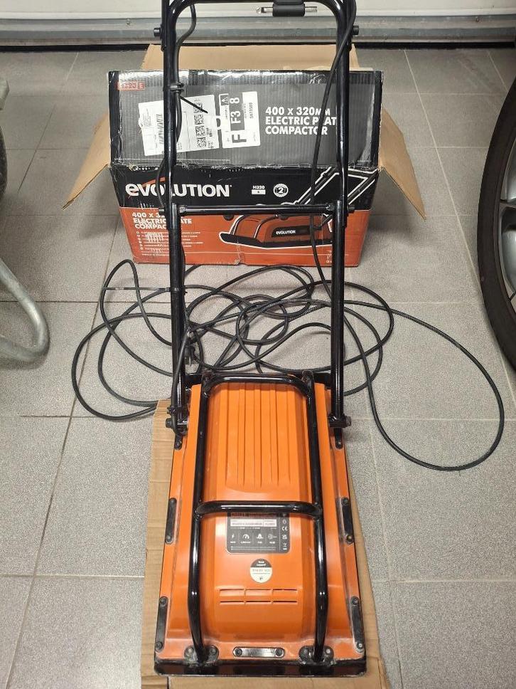 Elektrische trilplaat 5kN, Doe-het-zelf en Bouw, Gereedschap | Overige machines, Zo goed als nieuw, Ophalen