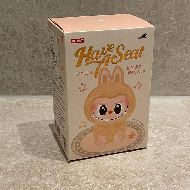 POPMART Labubu Have A Seat Blind Box Sealed (single), Verzamelen, Poppetjes en Figuurtjes, Verzenden