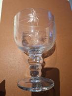 coupe en verre taillé transparent, Ophalen