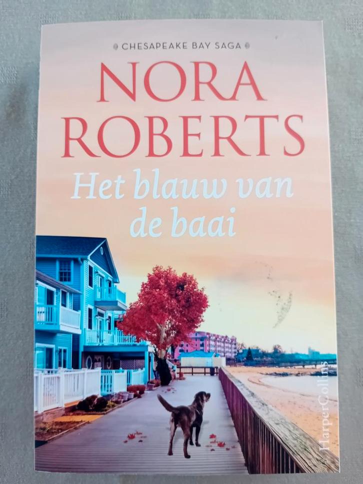 Nora Roberts - Het blauw van de baai, Boeken, Literatuur, Zo goed als nieuw, Ophalen of Verzenden