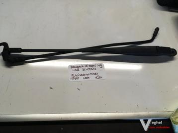Peugeot 107 1.0 B 5drs 2009 2500072  Ruitenwisserarm voor beschikbaar voor biedingen
