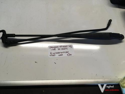 Peugeot 107 1.0 B 5drs 2009 2500072  Ruitenwisserarm voor, Auto-onderdelen, Ruiten en Toebehoren, Gebruikt, Ophalen of Verzenden