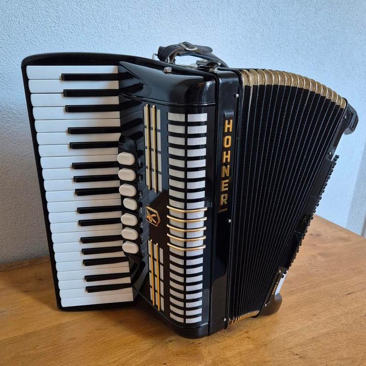 Hohner Verdi II - 96 bas - 3 korig - made in Germany izgs, Musique & Instruments, Accordéons, Utilisé, Accordéon à touches, 96 basses
