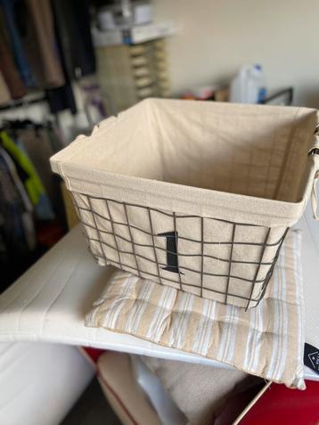 Allerlei interieur items beschikbaar voor biedingen
