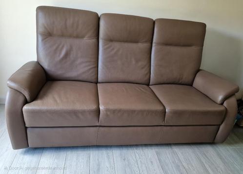 Bruin (Taupe) Lederen salon 3 zit en 2*1 zit beide relax, Huis en Inrichting, Zetels | Zetels, Zo goed als nieuw, Rechte bank
