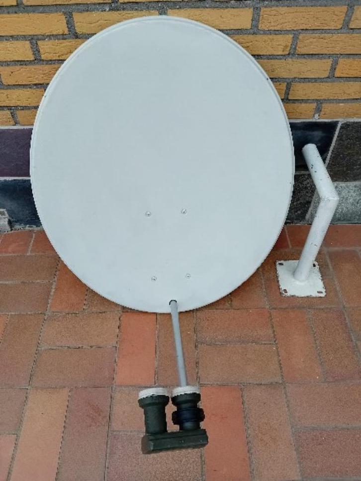 Schotelantenne - wit, Audio, Tv en Foto, Schotelantennes, Gebruikt, (Schotel)antenne, Overige merken, Ophalen