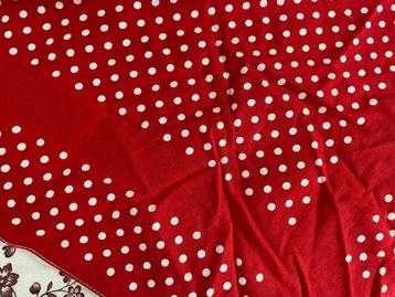 Foulard triangle rouge pois blancs 2 pièces vintage  disponible aux enchères