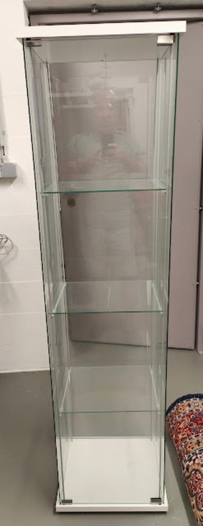 DETOLF vitrinekast (IKEA), Huis en Inrichting, Kasten | Vitrinekasten, Zo goed als nieuw, 150 tot 200 cm, Minder dan 50 cm, 25 tot 50 cm