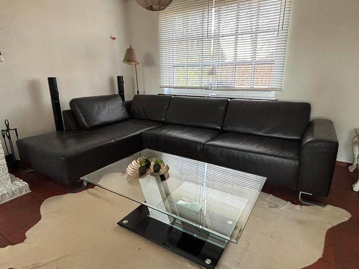 Lederen hoekzetel met longchair-deel In hoogwaardig leder, Huis en Inrichting, Zetels | Complete zithoeken, Zo goed als nieuw