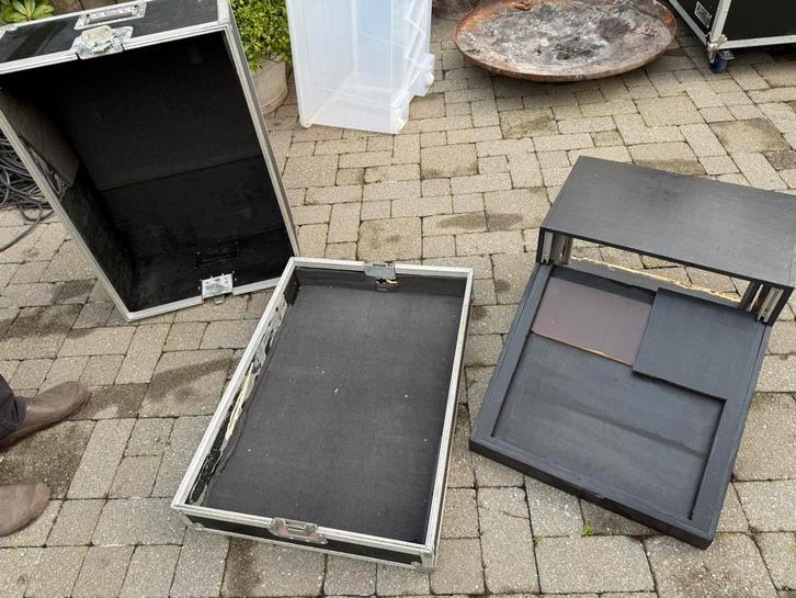Flightcase / kist met uitneembare 19-inch inlay, Musique & Instruments, Boîtiers & Valises, Comme neuf, Flight case, Enlèvement