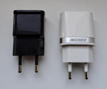 2 Telefoon Opladers beschikbaar voor biedingen