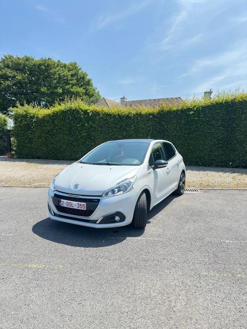 Peugeot 208 1.6 Blue-HDi 120, Auto's, Peugeot, Particulier, ABS, Achteruitrijcamera, Airbags, Airconditioning, Bluetooth, Boordcomputer