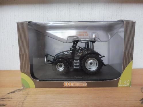 1:43 Universal Hobbies 6064 Deutz-Fahr Agrotron K120 traktor, Hobby & Loisirs créatifs, Voitures miniatures | 1:43, Comme neuf