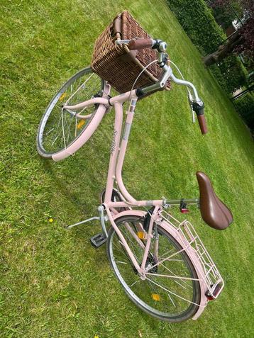 Mooie roze dames/meisjesfiets met rieten mandje, Fietsen en Brommers, Ophalen, Gebruikt