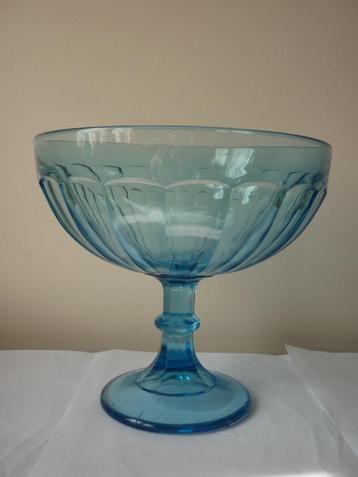 Coupe côtes plates en bleu - Verrerie de Beignée beschikbaar voor biedingen