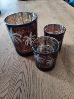 Theelichthouders, Ophalen