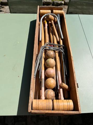 Oud croquetspel beschikbaar voor biedingen