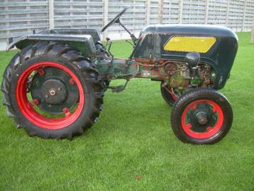 oldtimer tractor holder 12PK starten rijd,schotel maaier som beschikbaar voor biedingen