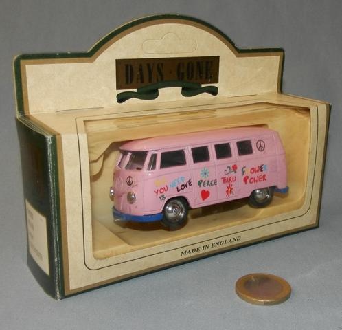 Days-Gone ref DG86000 : VW Volkswagen Camper Flower Power, Hobby en Vrije tijd, Modelauto's | 1:50, Nieuw, Bus of Vrachtwagen