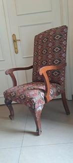 Klassieke antieke stoelen, Enlèvement
