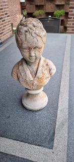 Beeld voor in de tuin is in steen of in beton, Enlèvement