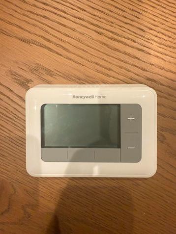 HONEYWELL T4 ONE-DAY DIGITALE KLOKTHERMOSTAAT beschikbaar voor biedingen