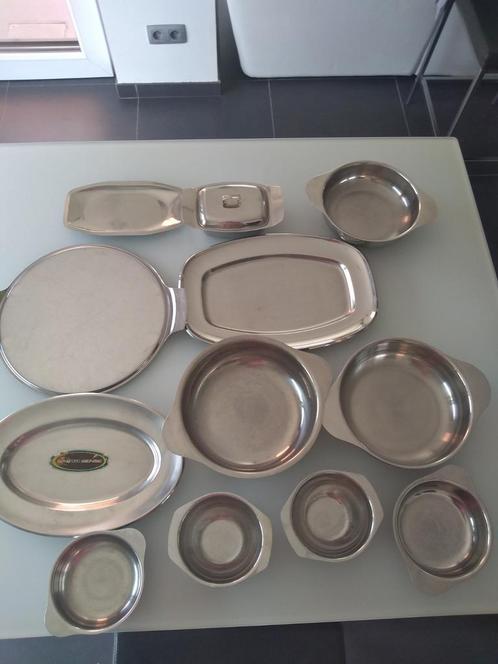 12-delig set Inox met schalen, potjes, botervloot,plateau, Huis en Inrichting, Keuken | Servies, Zo goed als nieuw, Compleet servies