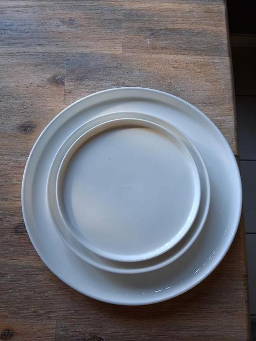 grote en kleinste Merk Vienna ,middelste Yong gusto, Huis en Inrichting, Keuken | Servies, Zo goed als nieuw, Ophalen