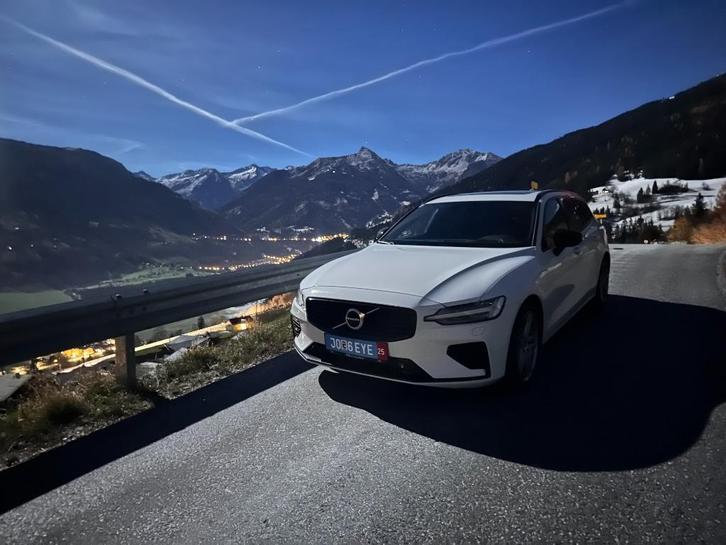 V60 R-Design Recharge T6 MY'21, Autos, Volvo, Particulier, V60, Caméra 360°, 4x4, ABS, Caméra de recul, Phares directionnels, Airbags